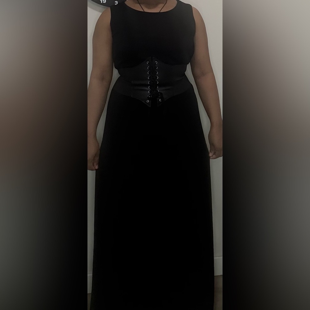 Ronni Nicole Elegant Black Maxi Dress